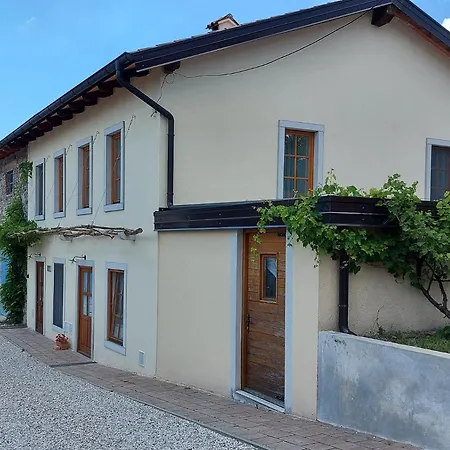 Apartma Kras Komen Exterior photo