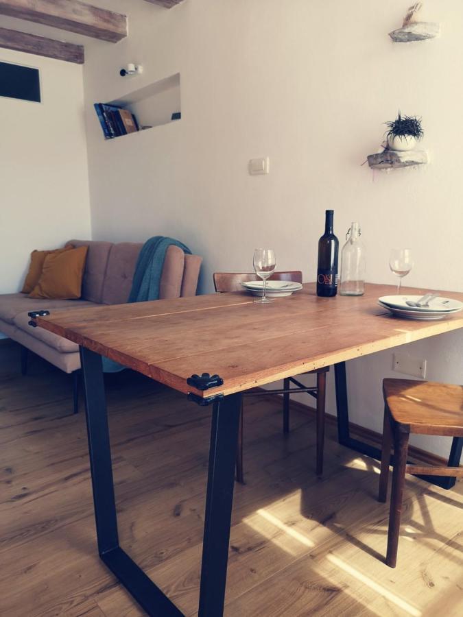 Apartma Kras * Komen