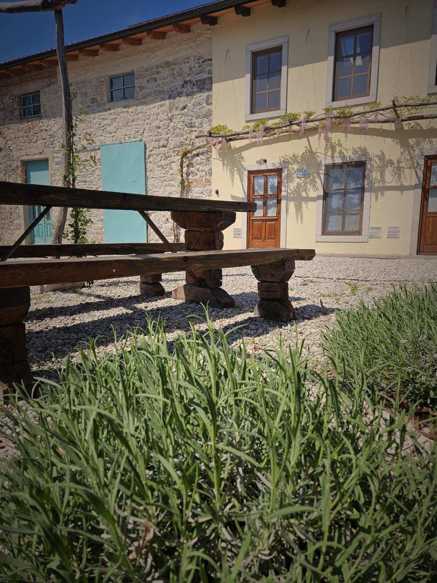 Apartma Kras Apartment *